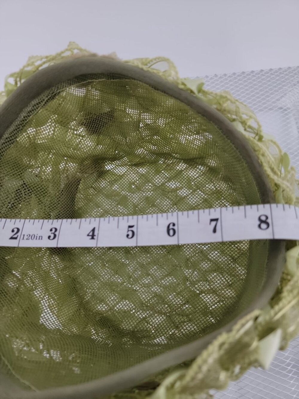 Vintage L.S. Ayres Indianapolis Green Ribbon Cloche Hat 1960s Derby Pillbox Hat - Picture 8 of 10